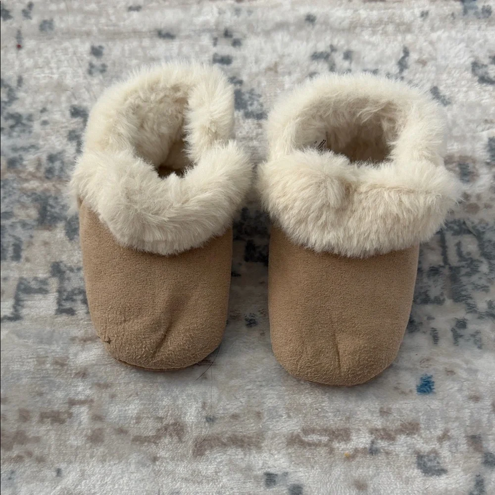 Cozy Tan Baby Booties with Faux Fur Lining